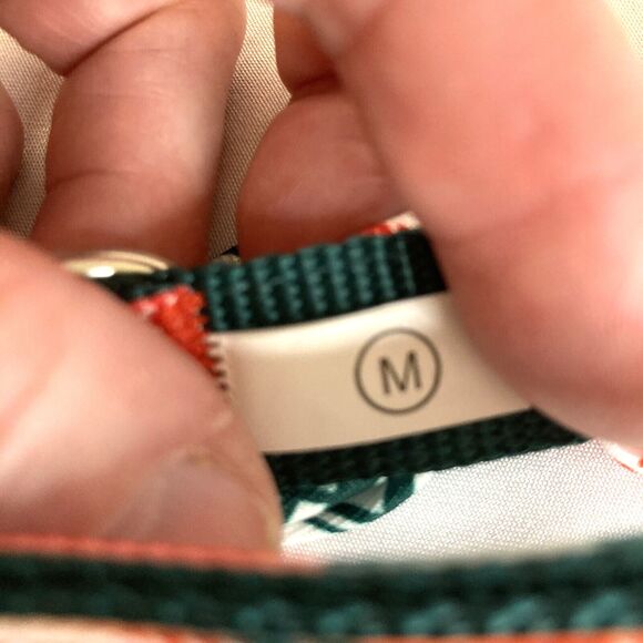 Merry & Bright Festive Dog Collar w/Bowtie Red Green & White Size Medium - Picture 10 of 12